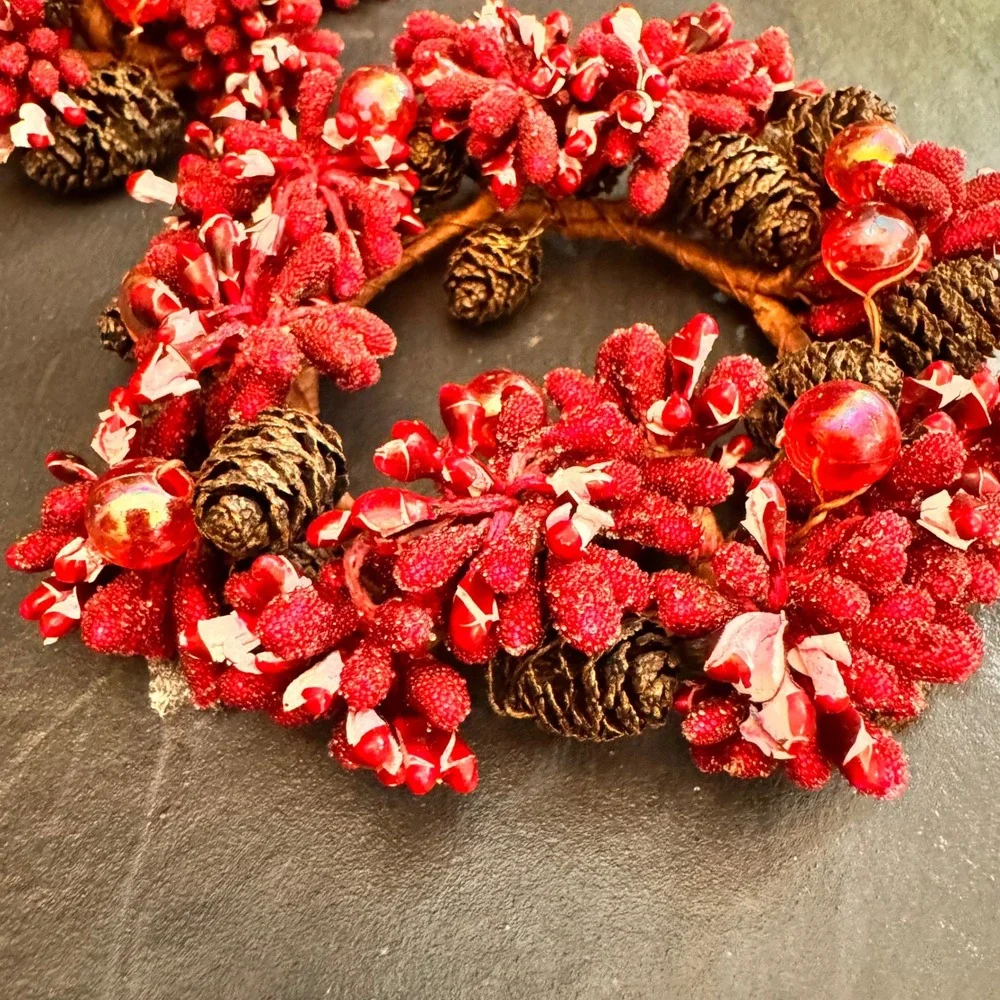 Set‎ of 2 Red Berry Pinecone Mini Wreaths Christmas Holiday Decor Accent